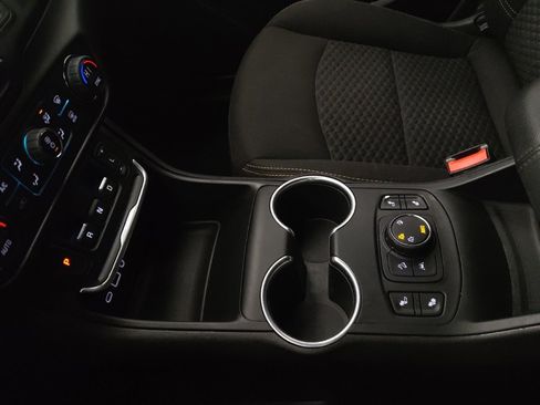 Used 2020 GMC Terrain SLE w/ Driver Convenience Package image 26