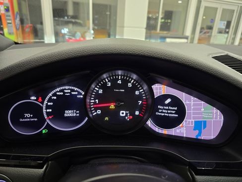 Used 2021 Porsche Cayenne Coupe image 21