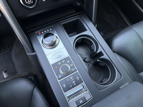 Used 2020 Land Rover Discovery Landmark AWD/4WD image 37