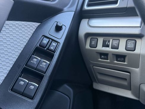 Used 2018 Subaru Forester 2.5i Premium image 15
