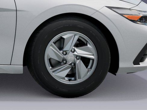 New 2026 Hyundai Elantra SE FWD image 8