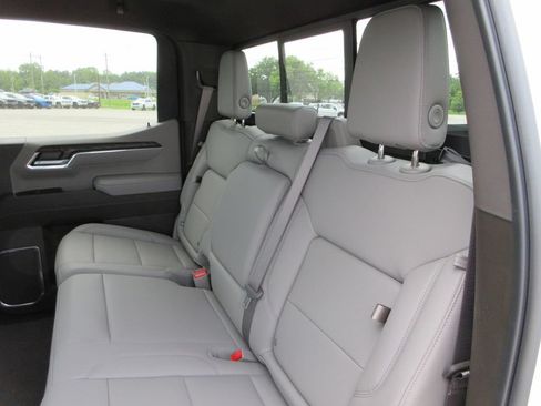 New 2026 GMC Sierra 1500 SLT w/ SLT Premium Plus Package AWD/4WD image 16