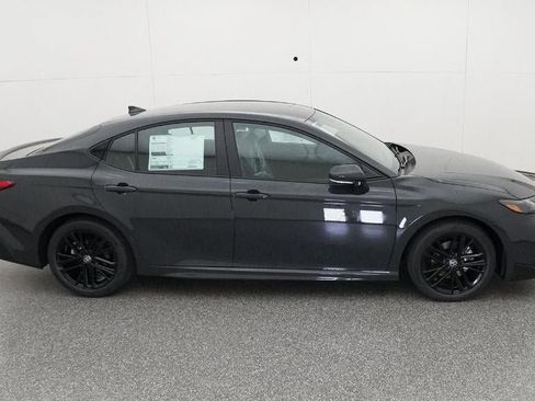 New 2026 Toyota Camry SE image 11