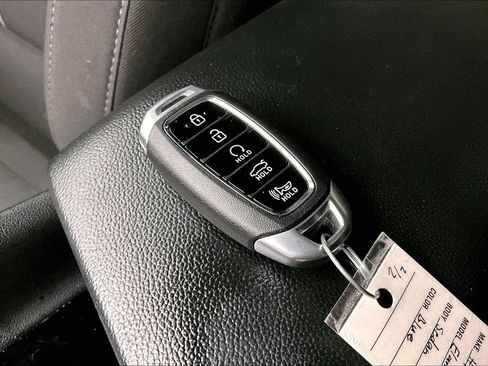 Used 2023 Hyundai Elantra SEL w/ Convenience Package image 13