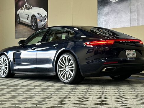 Used 2019 Porsche Panamera RWD image 6