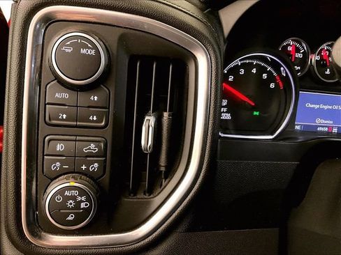 Used 2020 Chevrolet Silverado 1500 LT Trail Boss AWD/4WD image 30