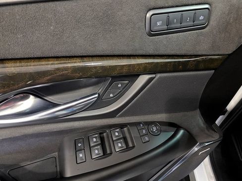 Used 2019 Cadillac Escalade Platinum AWD/4WD image 24