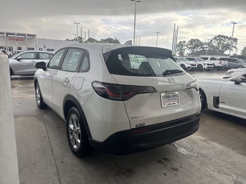 Certified 2025 Honda HR-V LX image 6