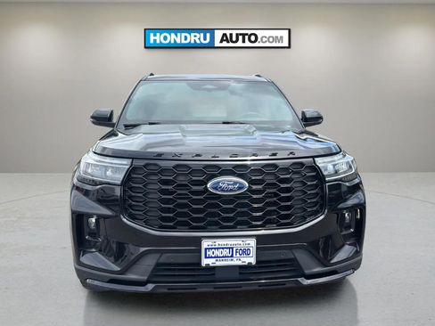 Used 2025 Ford Explorer ST-Line w/ Premium Package AWD/4WD image 7