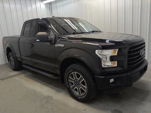 Used 2016 Ford F150 XLT w/ Equipment Group 302A Luxury image 11