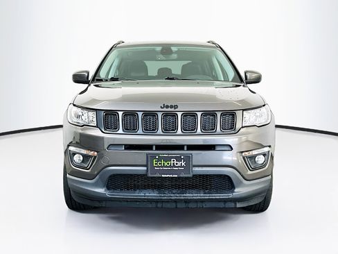 Used 2020 Jeep Compass Latitude image 2