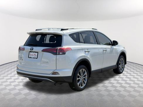 Used 2018 Toyota RAV4 Limited FWD image 6