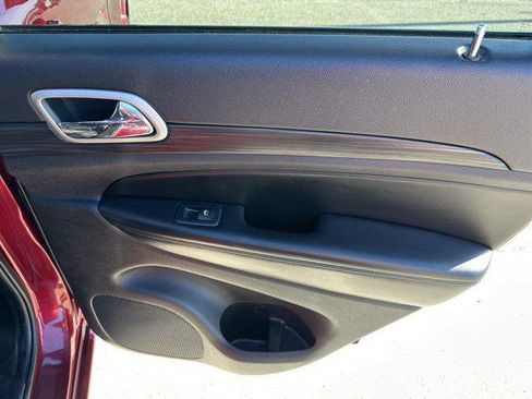 Certified 2021 Jeep Grand Cherokee Laredo X image 42