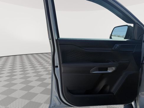 Used 2024 Ford Ranger XLT w/ Equipment Group 301A High AWD/4WD image 16