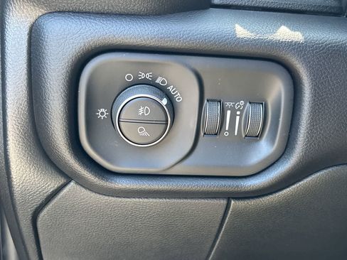 Used 2025 RAM 2500 Laramie AWD/4WD image 9