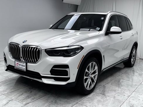 Used 2023 BMW X5 xDrive40i w/ Premium Package image 4