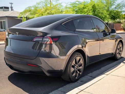 Used 2025 Tesla Model Y Long Range RWD image 5