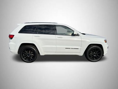 Used 2018 Jeep Grand Cherokee Altitude image 6