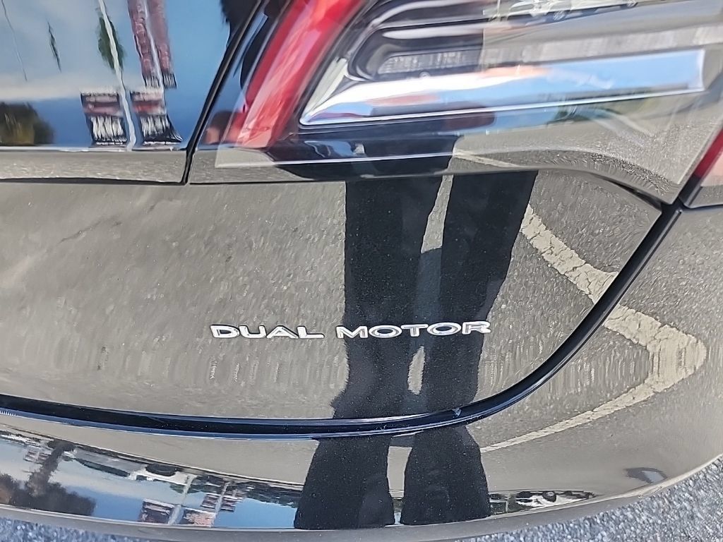 Used 2022 Tesla Model 3 Long Range AWD/4WD image 7