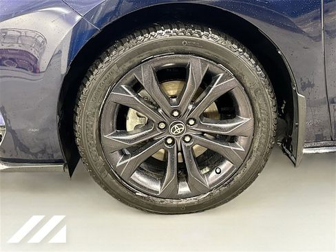 Used 2022 Toyota Sienna XSE image 32