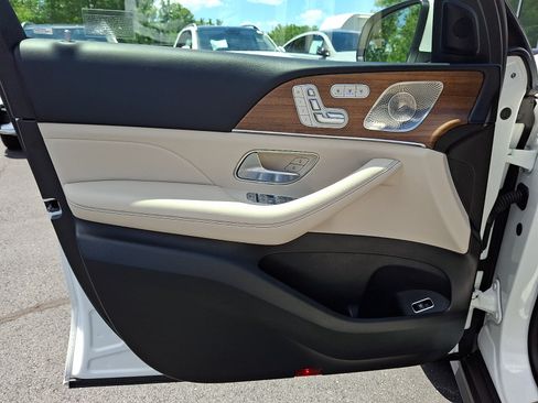 Certified 2025 Mercedes-Benz GLS 450 4MATIC image 14