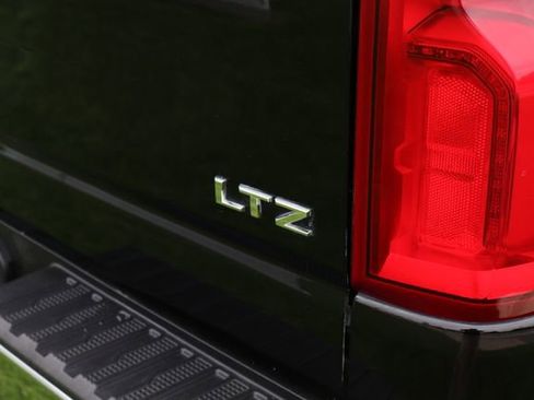 Used 2023 Chevrolet Silverado 2500 LTZ w/ LTZ Convenience Package AWD/4WD image 45