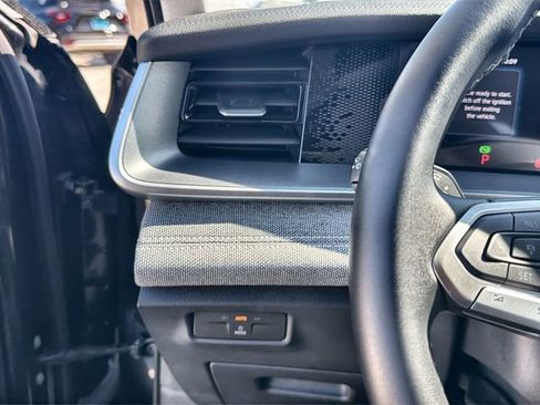 Used 2025 Volkswagen Tiguan S FWD image 17