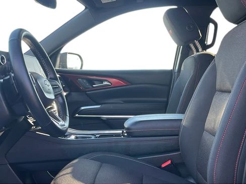 Used 2024 Chevrolet Traverse Z71 image 10