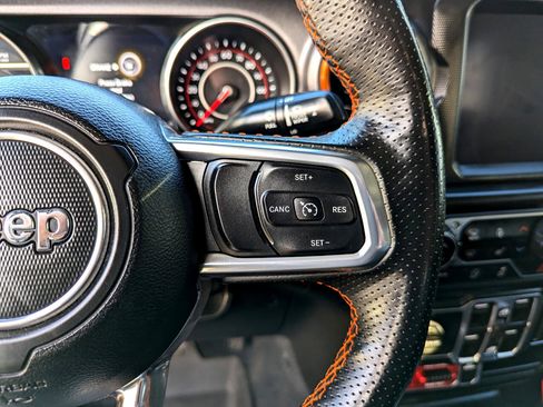 Used 2022 Jeep Gladiator Mojave w/ Cold Weather Group image 17