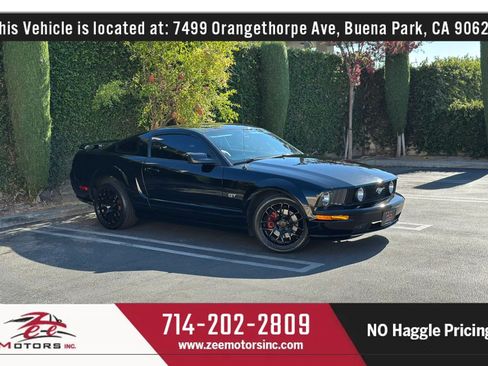 Used 2006 Ford Mustang GT RWD image 2
