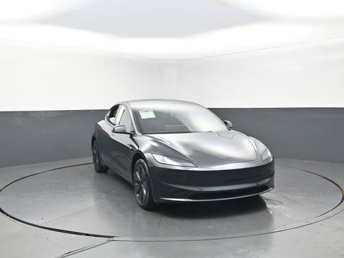 Used 2026 Tesla Model 3 Long Range image 2