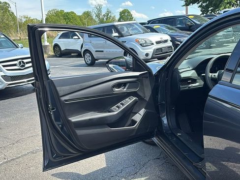 Used 2024 Honda Accord EX image 11