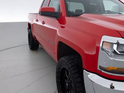 Used 2018 Chevrolet Silverado 1500 LT AWD/4WD image 11