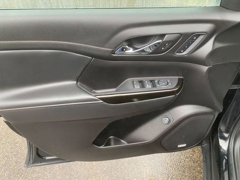 Used 2022 GMC Acadia AT4 w/ Preferred Package image 11