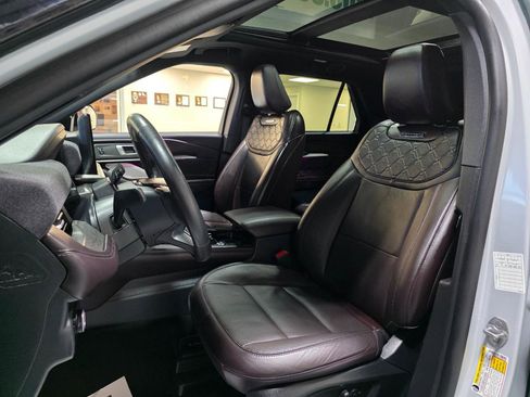 Used 2025 Ford Explorer Platinum w/ LUX Leather Package image 15
