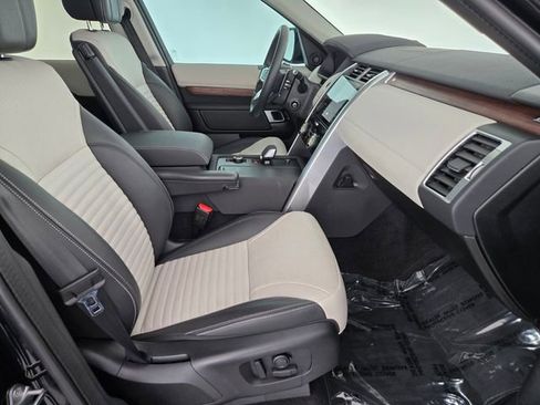 Certified 2025 Land Rover Discovery Dynamic SE AWD/4WD image 3