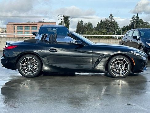 Used 2022 BMW Z4 sDrive30i w/ Driving Assistance Package image 2