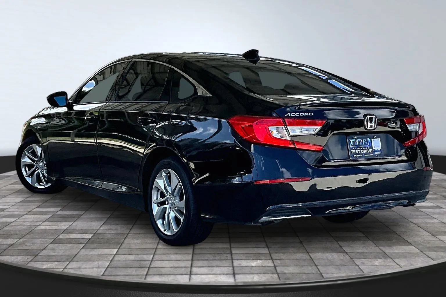 Used 2019 Honda Accord LX image 4