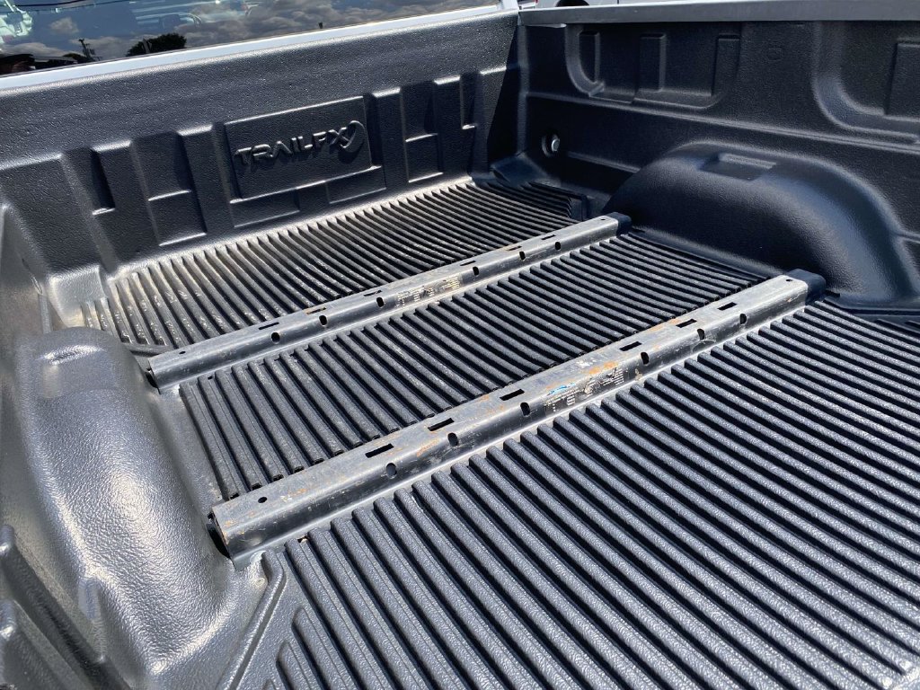 Used 2018 Chevrolet Silverado 2500 LT AWD/4WD image 34