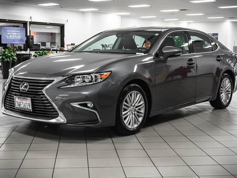 Used 2017 Lexus ES 350 FWD image 3