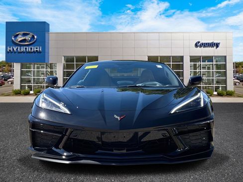 Used 2021 Chevrolet Corvette 2LT w/ Z51 Performance Package image 2