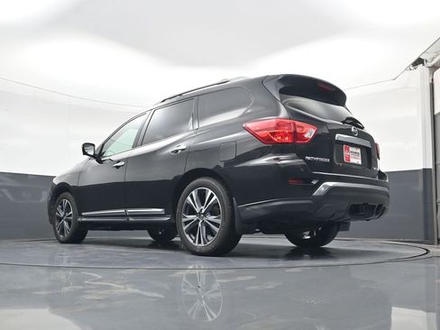 Used 2019 Nissan Pathfinder Platinum image 19