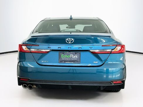 Used 2025 Toyota Camry SE FWD image 7