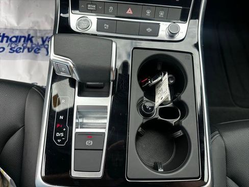 Certified 2025 Audi Q8 Premium Plus w/ Premium Plus Package AWD/4WD image 23