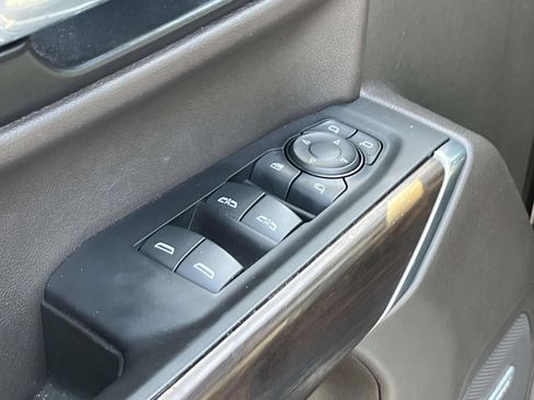 Used 2019 GMC Sierra 1500 SLT w/ SLT Premium Plus Package AWD/4WD image 25