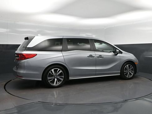 Used 2023 Honda Odyssey Touring image 8