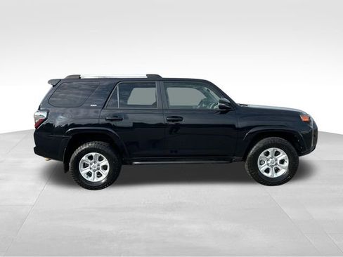 Used 2022 Toyota 4Runner SR5 Premium w/ Moonroof Package AWD/4WD image 7
