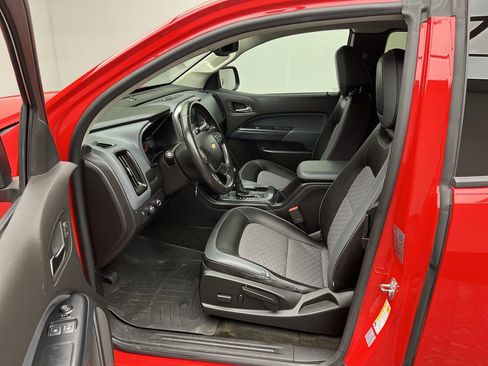 Used 2015 Chevrolet Colorado Z71 AWD/4WD image 3