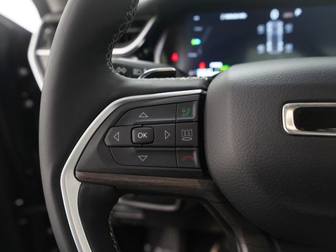 Used 2023 Jeep Grand Cherokee 4WD 4xe w/ Luxury Tech Group II image 27