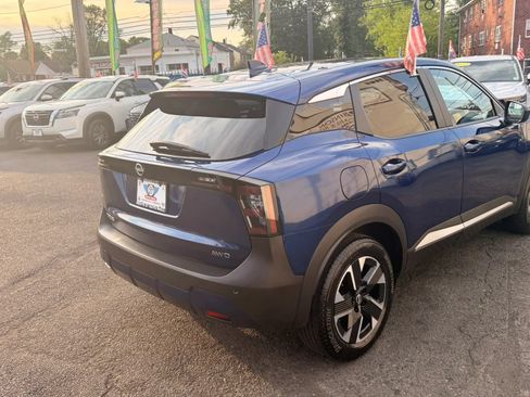 Used 2025 Nissan Kicks SV AWD/4WD image 7